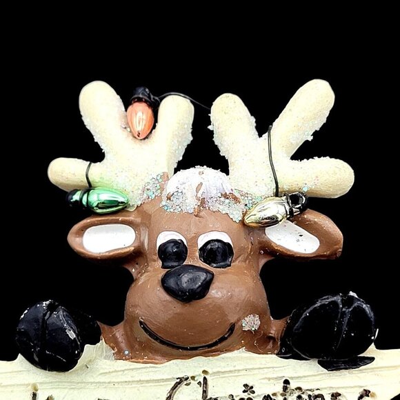 Reindeer Christmas Resin Pin Brooch Bell & Heart "Keep Christmas In Your Heart" - Picture 3 of 6